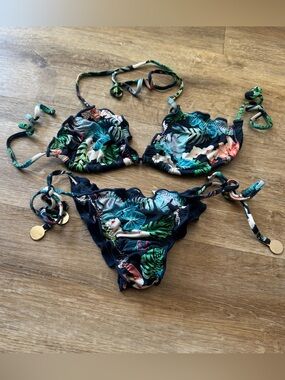 Sachii Beachwear Women's Medium Bikini Tie Top & Bottoms Ruffle Tropical Beach M